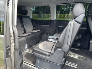 Volkswagen Caravelle 2.0 Caravelle Executive Tdi Semi-auto 5dr
