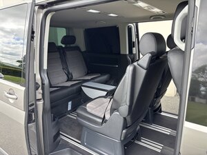 Volkswagen Caravelle 2.0 Caravelle Executive Tdi Semi-auto 5dr