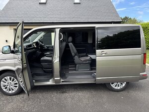 Volkswagen Caravelle 2.0 Caravelle Executive Tdi Semi-auto 5dr