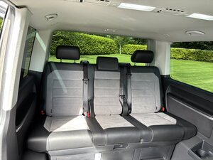 Volkswagen Caravelle 2.0 Caravelle Executive Tdi Semi-auto 5dr