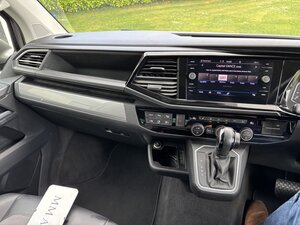 Volkswagen Caravelle 2.0 Caravelle Executive Tdi Semi-auto 5dr
