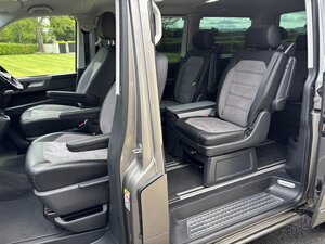 Volkswagen Caravelle 2.0 Caravelle Executive Tdi Semi-auto 5dr