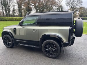 Land Rover Defender 3.0 Defender HARD TOP D MHEV AUTO 5dr