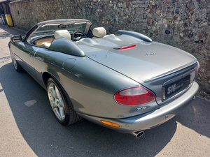 Jaguar XKR 4.2 Convertible