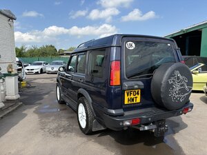 Land Rover Discovery 2.5 Discovery Landmark Td5 5dr