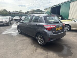 Toyota Yaris 1.5 Yaris Icon Vvt-i Hev Cvt 5dr