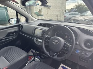 Toyota Yaris 1.5 Yaris Icon Vvt-i Hev Cvt 5dr
