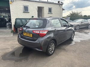 Toyota Yaris 1.5 Yaris Icon Vvt-i Hev Cvt 5dr