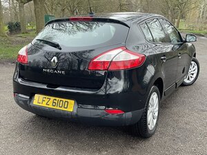 Renault Megane 1.6 Megane Dynamique Tomtom VVT 5dr