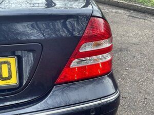 Mercedes-Benz C-Class 2.5 C230 Elegance SE AUTO 4dr