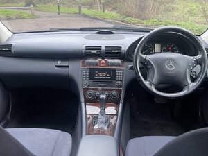 Mercedes-Benz C-Class 2.5 C230 Elegance SE AUTO 4dr