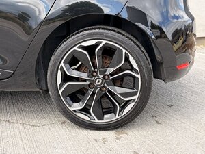 Renault Clio 0.9 CLIO Iconic TCE 5dr