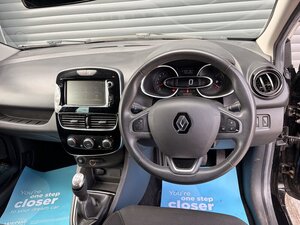 Renault Clio 0.9 CLIO Iconic TCE 5dr