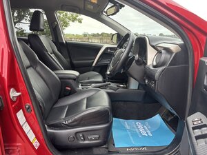 Toyota RAV4 2.2 Rav4 Invincible D-4d Auto 5dr