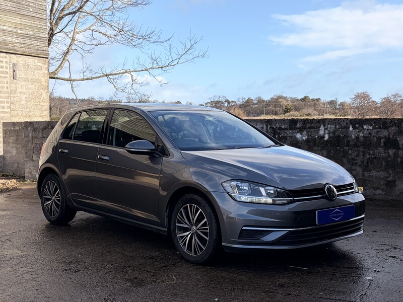 Volkswagen Golf 2.0 GOLF SE NAV TDI Bluemotion