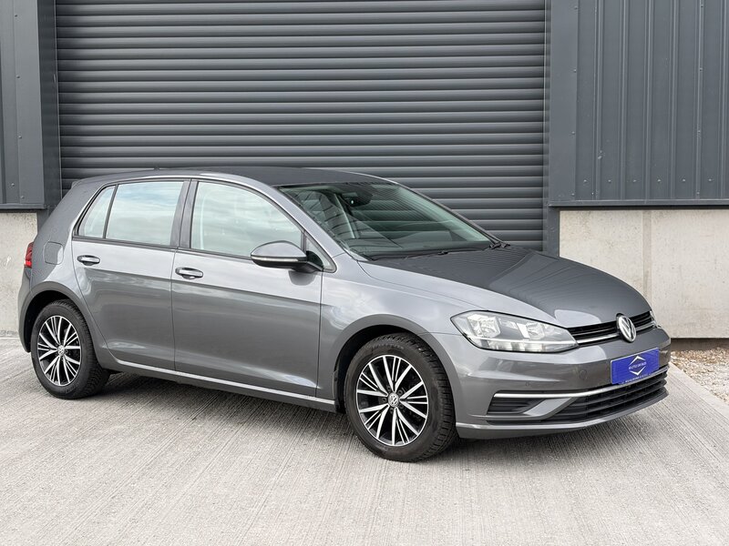 Volkswagen Golf 2.0 GOLF SE NAV TDI Bluemotion