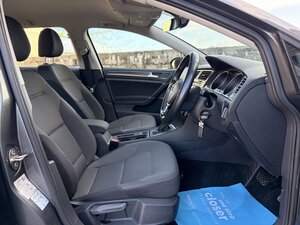 Volkswagen Golf 2.0 GOLF SE NAV TDI Bluemotion