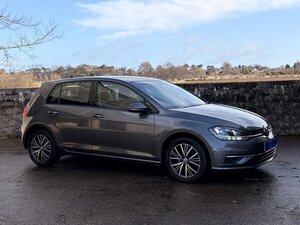 Volkswagen Golf 2.0 GOLF SE NAV TDI Bluemotion