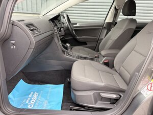 Volkswagen Golf 2.0 GOLF SE NAV TDI Bluemotion