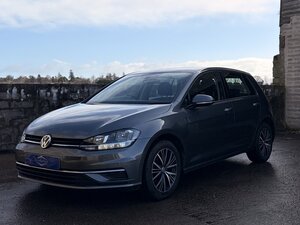 Volkswagen Golf 2.0 GOLF SE NAV TDI Bluemotion