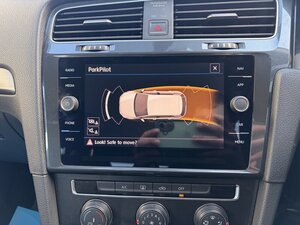 Volkswagen Golf 2.0 GOLF SE NAV TDI Bluemotion