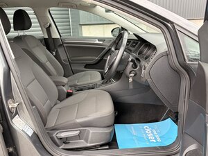 Volkswagen Golf 2.0 GOLF SE NAV TDI Bluemotion