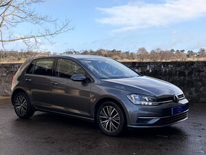 Volkswagen Golf 2.0 GOLF SE NAV TDI Bluemotion