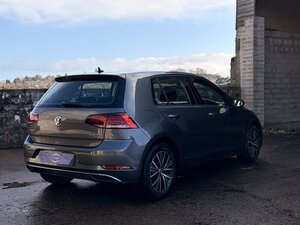 Volkswagen Golf 2.0 GOLF SE NAV TDI Bluemotion