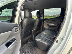 Mitsubishi L200 2.4 L200 Barbarian Double CAB DI-D 5dr