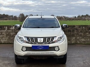 Mitsubishi L200 2.4 L200 Barbarian Double CAB DI-D 5dr