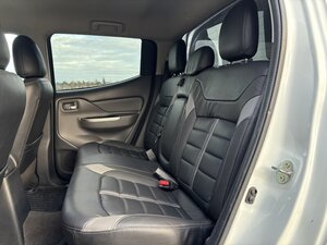 Mitsubishi L200 2.4 L200 Barbarian Double CAB DI-D 5dr