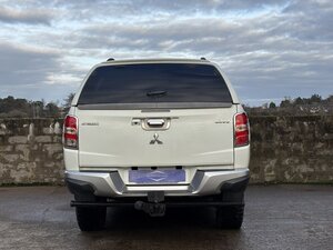 Mitsubishi L200 2.4 L200 Barbarian Double CAB DI-D 5dr