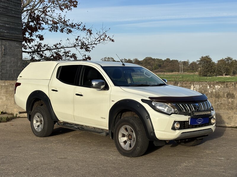 Mitsubishi L200 2.4 L200 Titan DI-D 0dr