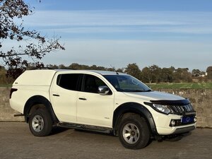 Mitsubishi L200 2.4 L200 Titan DI-D 0dr