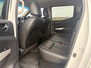 Nissan Navara 2.3 Navara Tekna DCI AUTO 5dr