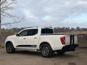 Nissan Navara 2.3 Navara Tekna DCI AUTO 5dr