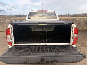 Nissan Navara 2.3 Navara Tekna DCI AUTO 5dr