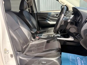 Nissan Navara 2.3 Navara Tekna DCI AUTO 5dr