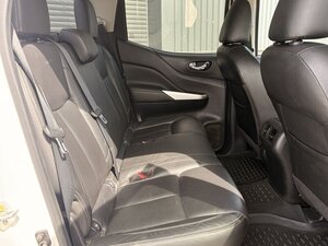 Nissan Navara 2.3 Navara Tekna DCI AUTO 5dr