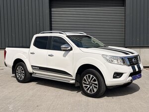 Nissan Navara 2.3 Navara Tekna DCI AUTO 5dr