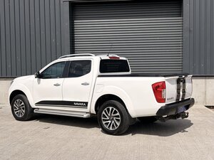 Nissan Navara 2.3 Navara Tekna DCI AUTO 5dr