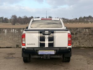 Nissan Navara 2.3 Navara Tekna DCI AUTO 5dr