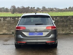 Volkswagen Passat 2.0 Passat R-line TDI Bluemotion Technology 5dr