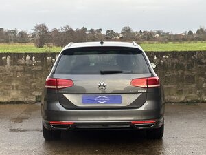 Volkswagen Passat 2.0 Passat R-line TDI Bluemotion Technology 5dr