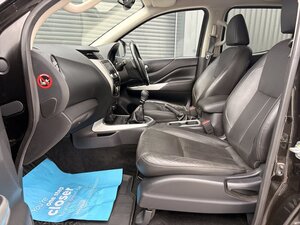 Nissan Navara 2.3 Navara Tekna DCI 5dr