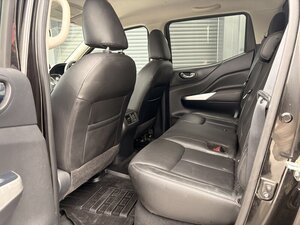 Nissan Navara 2.3 Navara Tekna DCI 5dr