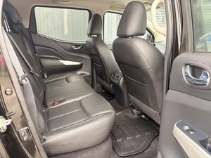 Nissan Navara 2.3 Navara Tekna DCI 5dr
