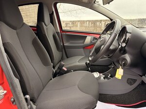 Toyota Aygo 1.0 AYGO GO Vvt-i Semi-auto 5dr