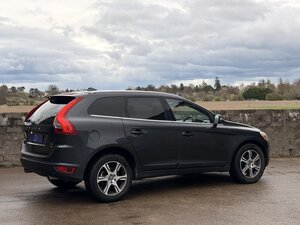 Volvo XC60 2.4 XC60 SE Luxury AWD D5 5dr