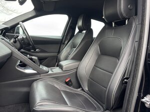 Jaguar E-Pace 2.0 E-pace R-dynamic SE D AWD AUTO 5dr